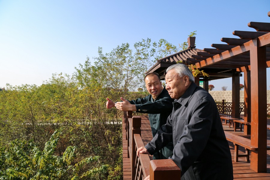 21-2019年10月，國家水利部原副部長王守強參觀金徽股份時盛贊：金徽股份是綠色礦山、文明礦山、美麗礦山。.jpg